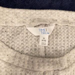 Heathered cream thermal. Super soft and comfy. Oversized fit.